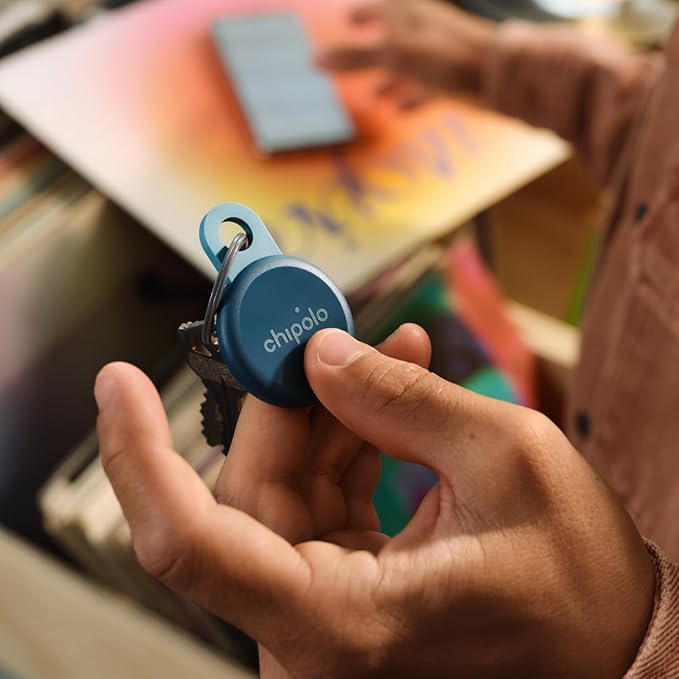 Chipolo LOOP - Rechargeable Bluetooth Tracker for Key and Pocket Location, Compatible with Apple or Google, Call Your Phone & Out of Range Alerts for Android (Navy)