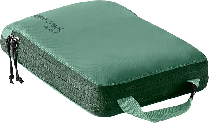 Eagle Creek Pack-It Isolate Compression Cube - Lightweight Compression Cube for Optimizing Luggage Space - Easy-Grab Zipper - Convenient Top Handle - Recycled Materials - Small