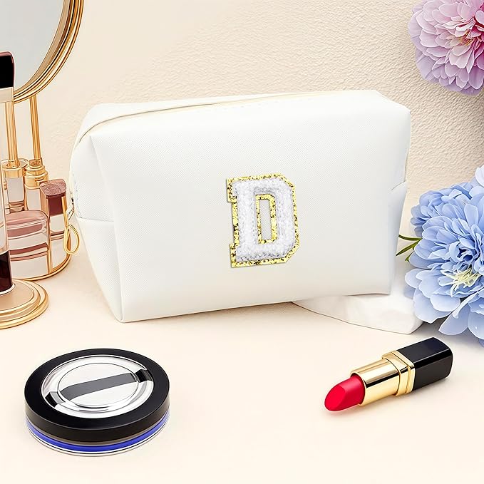 Gifts for Girls Initial Makeup Bag Personalized Cosmetic Bag with Zipper Cute Travel Toiletry Bags Waterproof PU Preppy Makeup Pouch Birthday Gift for Teen Girls Women(White D)
