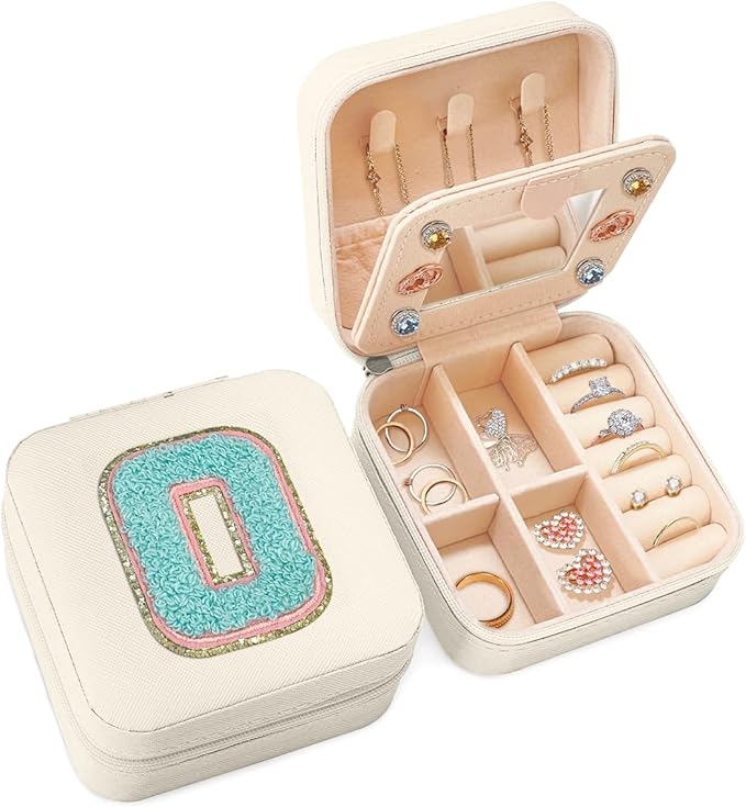 SANDJEST Personalized Jewelry Box, White Travel Jewelry Box with Initial O, Small Monogrammed Jewelry Case Organizer for Girls Women Teen Kids, Mini Travel Essentials Gifts for Birthday Christmas