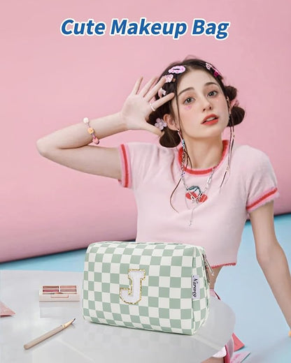 Narwey Birthday Gifts for Teen Girls Women Personalized Initial Checkered Makeup Bag Preppy Cosmetic Bag Trendy Stuff 6 8 10 11 12 13 14 16 18 Years Old Travel Toiletry Bag (Green Letter J)