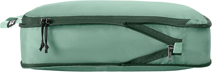 Eagle Creek Pack-It Isolate Compression Cube - Lightweight Compression Cube for Optimizing Luggage Space - Easy-Grab Zipper - Convenient Top Handle - Recycled Materials - Small