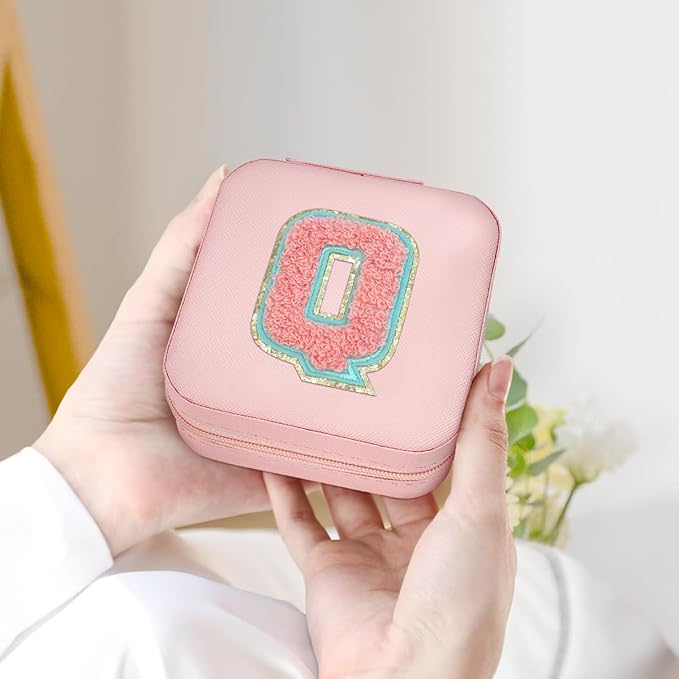 SANDJEST Personalized Jewelry Box, Pink Travel Jewelry Box with Initial Q, Small Monogrammed Jewelry Case Organizer for Girls Women Teen Kids, Mini Travel Essentials Gifts for Birthday Christmas