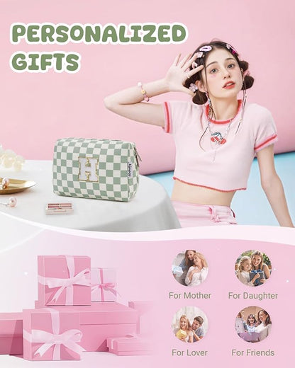 Narwey Birthday Gifts for Teen Girls Women Personalized Initial Checkered Makeup Bag Preppy Cosmetic Bag Trendy Stuff 6 8 10 11 12 13 14 16 18 Years Old Travel Toiletry Bag (Green Letter H)