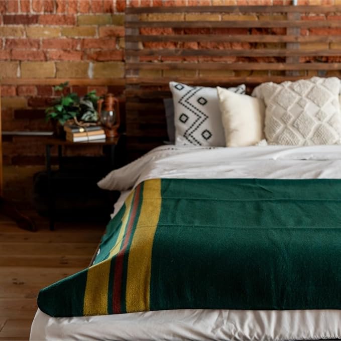 Arcturus Rainier Wool Blanket - Warm, Heavy, Washable, Large Bed Blanket | Great for Home & Camping (Fort Vancouver, King)