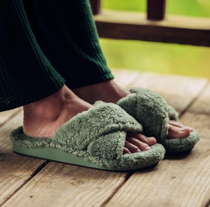 OLUKAI Hila Heu Women's Slipper, Women's Slip-On Shoes, Genuine Shearling, Wet Grip Soles for Inside & Outside Wear, Cute & Ultra-Soft Comfort Fit