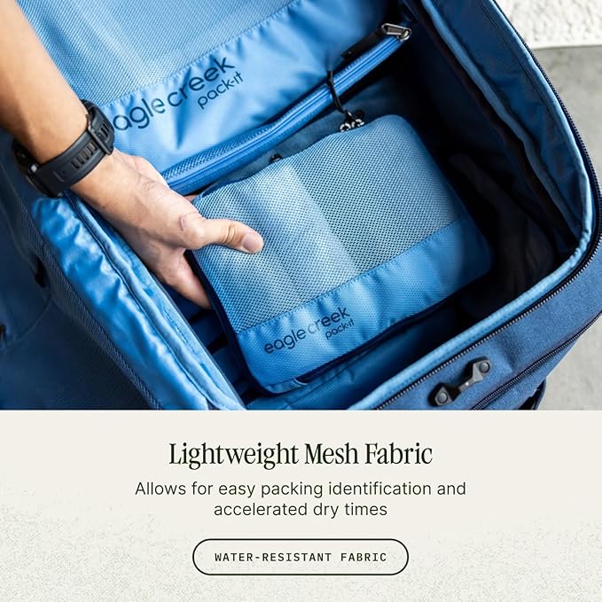 Eagle Creek Pack-It Isolate Compression Cube - Lightweight Compression Cube for Optimizing Luggage Space - Easy-Grab Zipper - Convenient Top Handle - Recycled Materials - Small