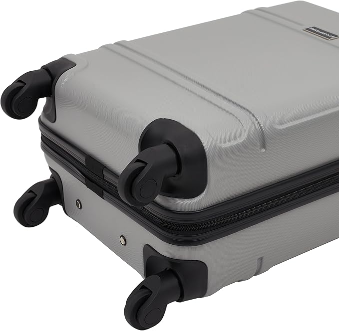 Travelers Club Skyline 20" Carry-On Spinner Luggage, Gray