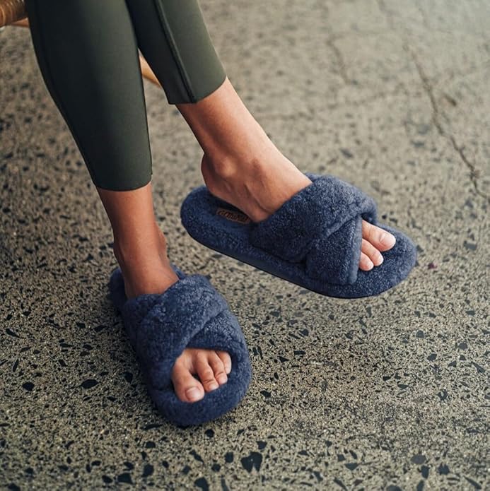 OLUKAI Hila Heu Women's Slipper, Women's Slip-On Shoes, Genuine Shearling, Wet Grip Soles for Inside & Outside Wear, Cute & Ultra-Soft Comfort Fit