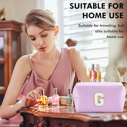 Gifts for Girls Initial Makeup Bag Personalized Cosmetic Bag with Zipper Cute Travel Toiletry Bag Waterproof PU Preppy Makeup Pouch Birthday Gift for Teen Girls Women(Purple G)