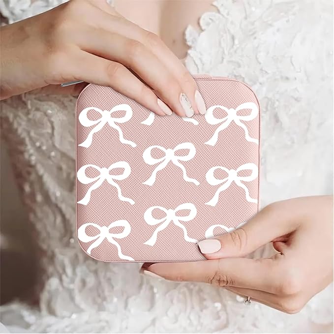 MAYCARI Jewelry Box with Cute White Bow Pattern Design, PU Leather Jewelry Travel Organizer Case-Rings/Earrings/Necklace Storage Box for Women Birthday Mom Friends Her Bridesmaids Girls s