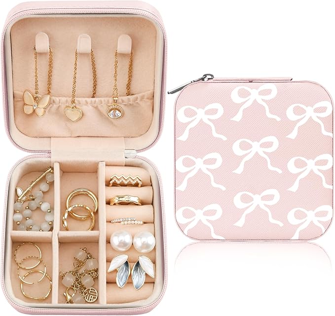 MAYCARI Jewelry Box with Cute White Bow Pattern Design, PU Leather Jewelry Travel Organizer Case-Rings/Earrings/Necklace Storage Box for Women Birthday Mom Friends Her Bridesmaids Girls s