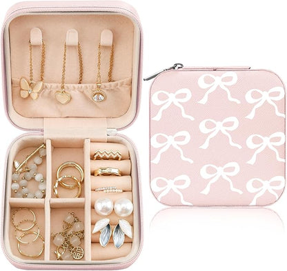 MAYCARI Jewelry Box with Cute White Bow Pattern Design, PU Leather Jewelry Travel Organizer Case-Rings/Earrings/Necklace Storage Box for Women Birthday Mom Friends Her Bridesmaids Girls s