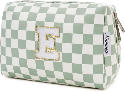 Narwey Birthday Gifts for Teen Girls Women Personalized Initial Checkered Makeup Bag Preppy Cosmetic Bag Trendy Stuff 6 8 10 11 12 13 14 16 18 Years Old Travel Toiletry Bag (Green Letter E)