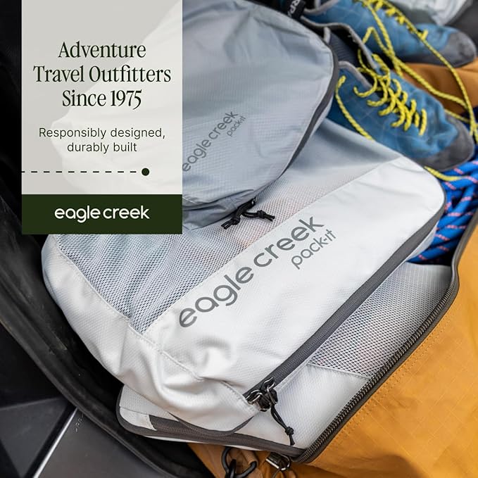 Eagle Creek Pack-It Isolate Compression Cube - Lightweight Compression Cube for Optimizing Luggage Space - Easy-Grab Zipper - Convenient Top Handle - Recycled Materials - Small