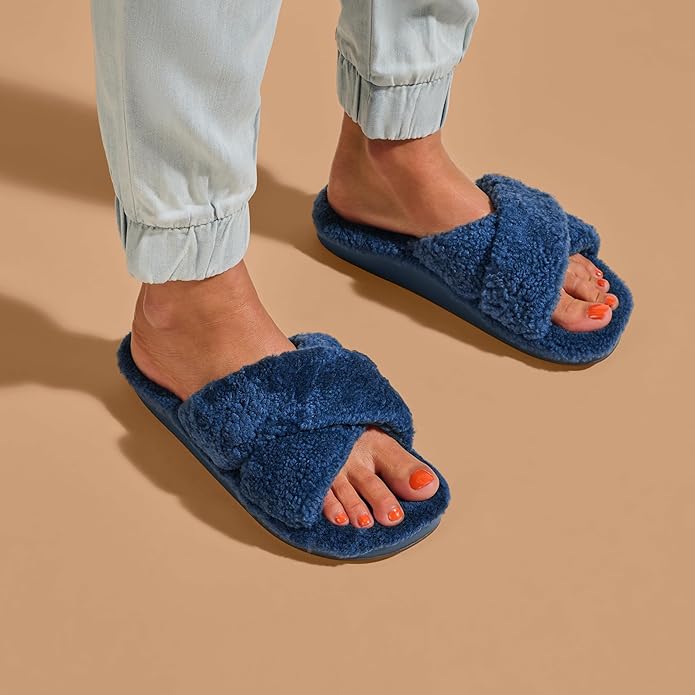 OLUKAI Hila Heu Women's Slipper, Women's Slip-On Shoes, Genuine Shearling, Wet Grip Soles for Inside & Outside Wear, Cute & Ultra-Soft Comfort Fit