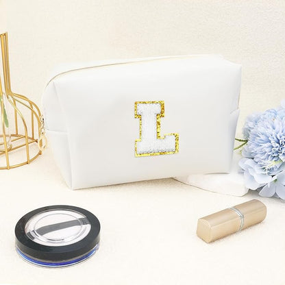 Gifts for Girls Initial Makeup Bag Personalized Cosmetic Bag with Zipper Cute Travel Toiletry Bags Waterproof PU Preppy Makeup Pouch Birthday Gift for Teen Girls Women(White L)