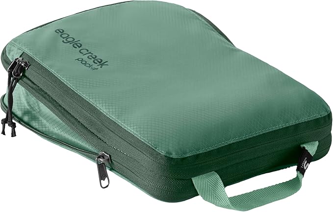 Eagle Creek Pack-It Isolate Compression Cube - Lightweight Compression Cube for Optimizing Luggage Space - Easy-Grab Zipper - Convenient Top Handle - Recycled Materials - Small