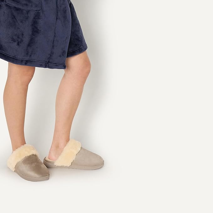 Amazon Essentials womens Faux Fur Cozy Slippers
