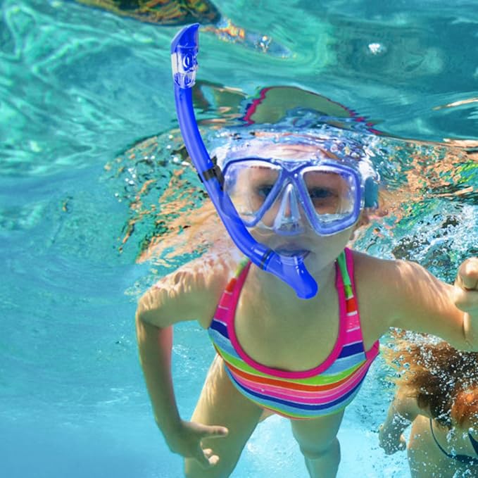 Kids Snorkeling Set Children Mask Fin Snorkel Set Snorkeling Gear Snorkel Mask + Adjustable Swimming Kids Flippers+ Dry Snorkel Tube + Travel Bags