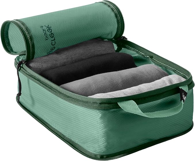Eagle Creek Pack-It Isolate Compression Cube - Lightweight Compression Cube for Optimizing Luggage Space - Easy-Grab Zipper - Convenient Top Handle - Recycled Materials - Small