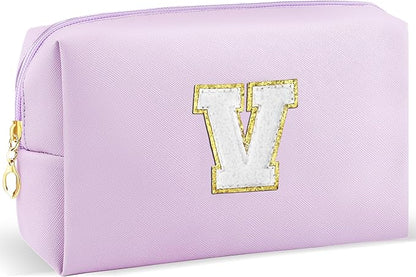 Gifts for Girls Initial Makeup Bag Personalized Cosmetic Bag with Zipper Cute Travel Toiletry Bag Waterproof PU Preppy Makeup Pouch Birthday Gift for Teen Girls Women(Purple V)