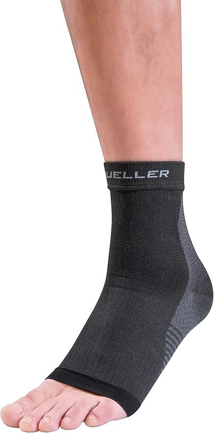 Mueller Sports Medicine OmniForce Plantar Fascia Sock for Men and Women, Foot Pain Relief Support, Ideal for Compression Around Heel, Arch, & Ankle, Fits Right or Left, Black