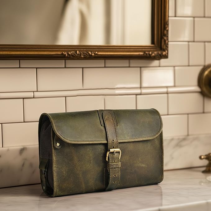 LEATHER VILLAGE Hanging Leather Toiletry Bag for Men – Handcrafted Vintage Premium Travel Dopp Kit with Waterproof Lining, Shaving Organizer and Shower Bathroom Essentials Case - Mud
